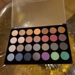 BH Cosmetics Foil Eyes 2